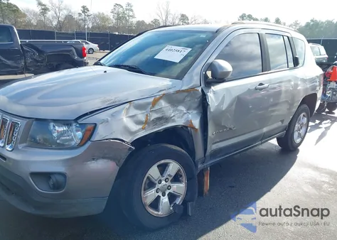 2015 Jeep Compass Latitude z USA, uszkodzony, nr VIN 1C4NJCEA3FD246919